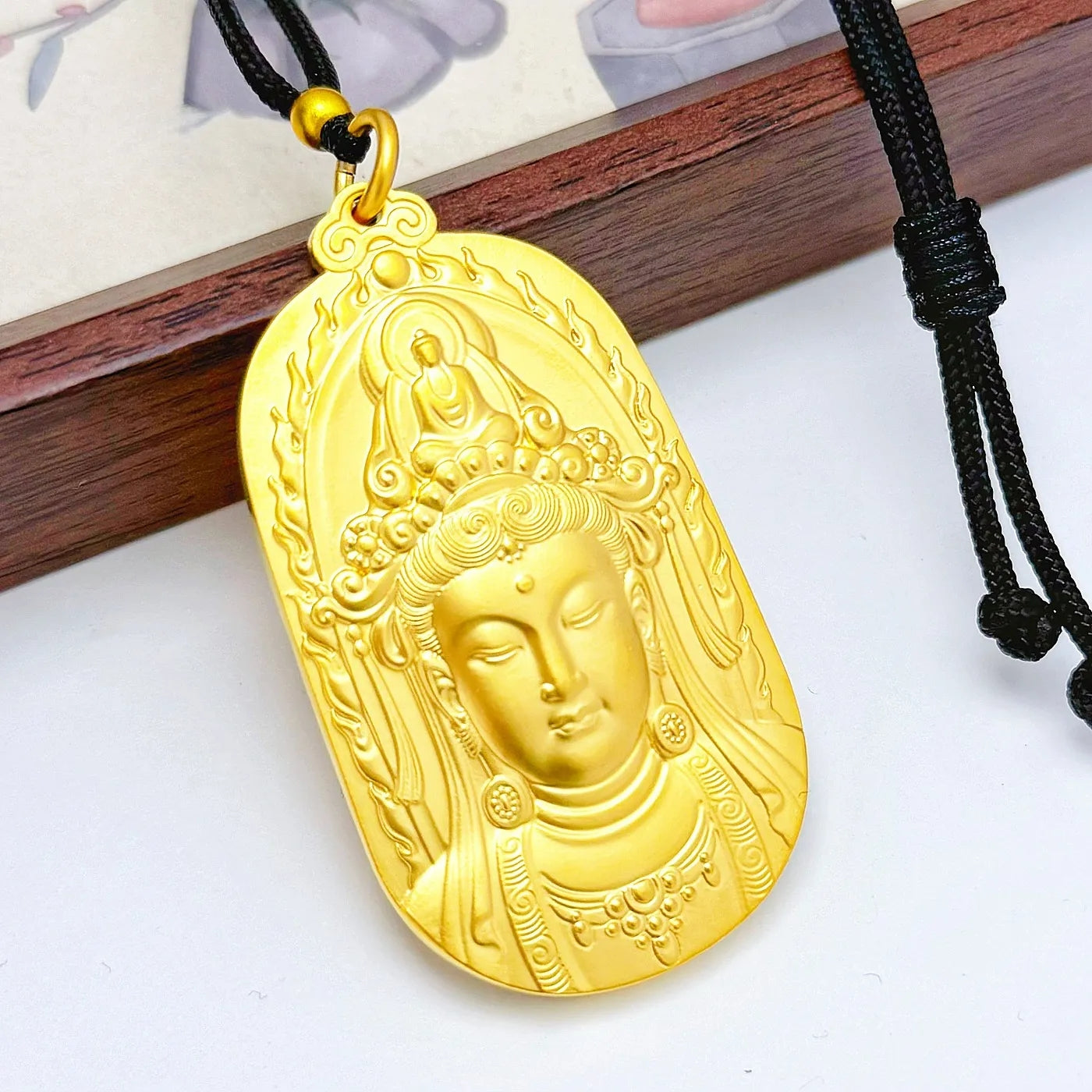 Men's Gold Guanyin Pendant Necklace, Exquisite High-Quality Fashionable Chain & Link Jewelry, Heavy-Width Cuban Chain Statement Accessory, Ideal Gift for Men