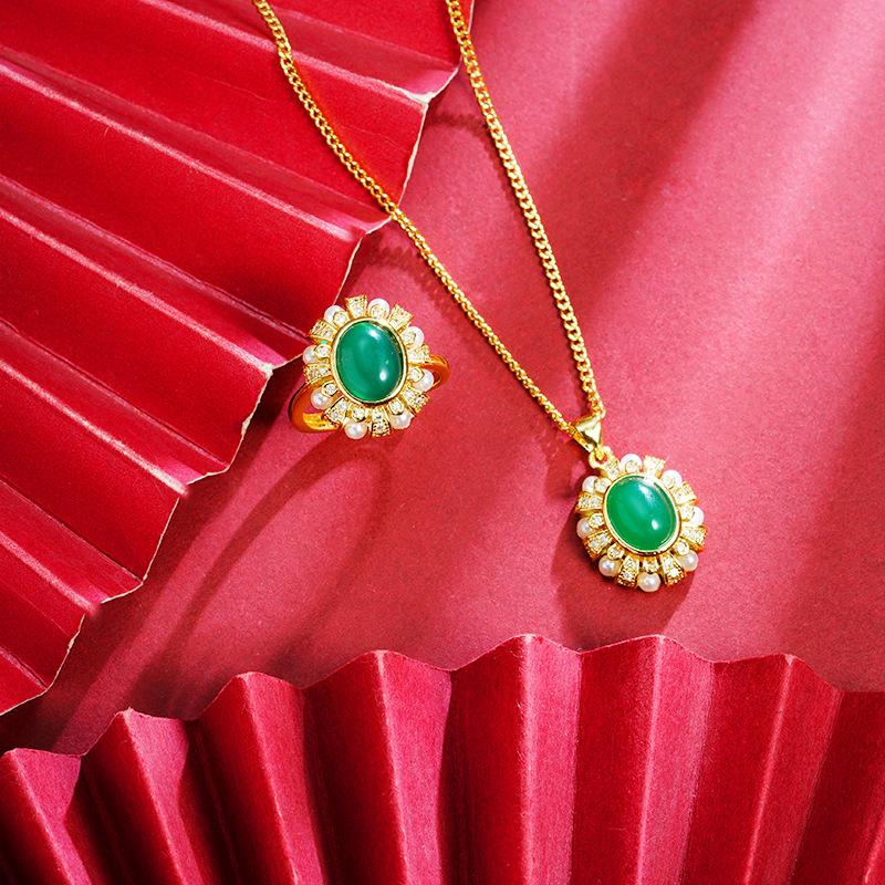 Necklace Vintage Style Diamond Inlaid (L049) Palace Style Long-lasting Jewelry 24K GOLD FILLED Material Green Gemstone Pendant